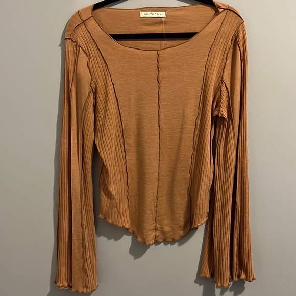 NWOTS FREE PEOPLE FLARED SLEEVE TEE (XL) - Picture 7 of 13